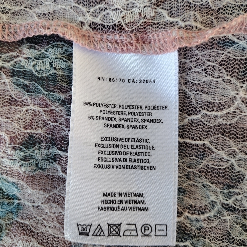 Anthropologie Akemi Kin Women Top Sz S Pink Floral Smocked Flare Sleeve Overlay - Picture 6 of 8